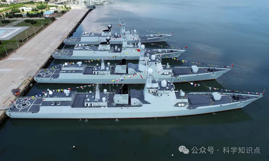 中国2万吨级超级战舰浮出水面 | 八阕