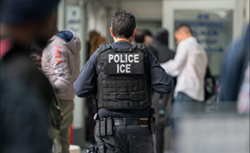 ICE正在拘留美国公民