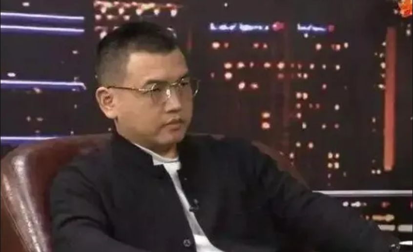 爱看卢克文的，可不止小镇青年 | 八阕