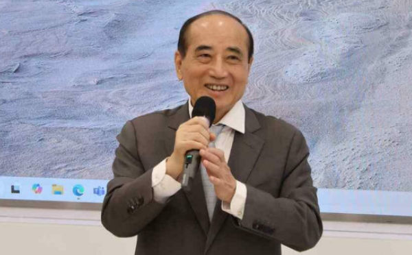 台湾前立法院长王金平重执教鞭