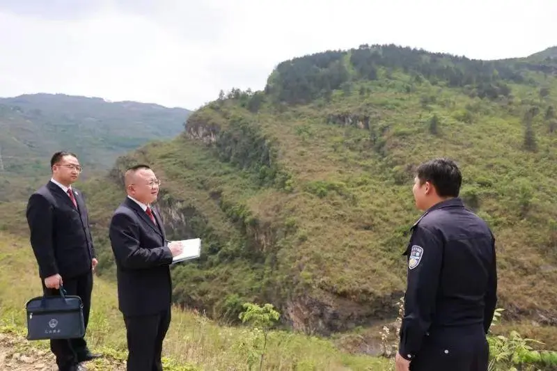 点击图片看原样大小图片