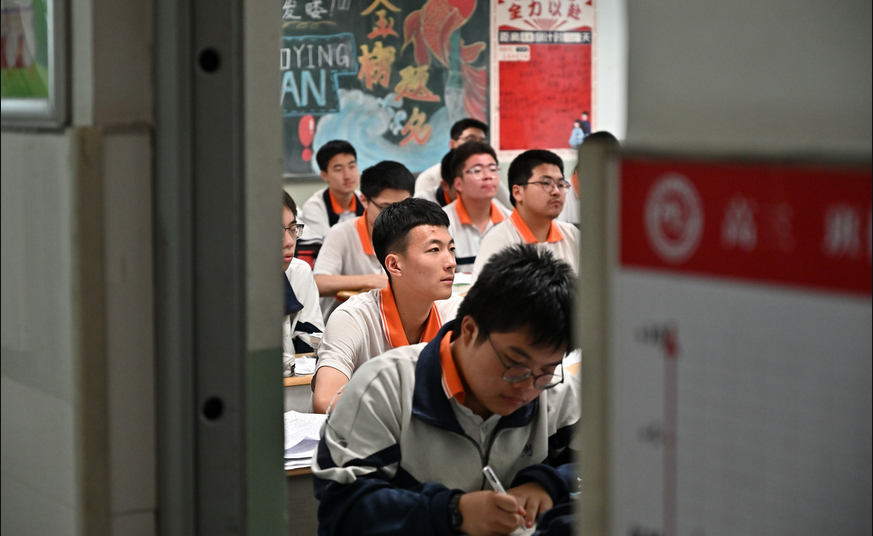 中国高考8年来首曝这现象