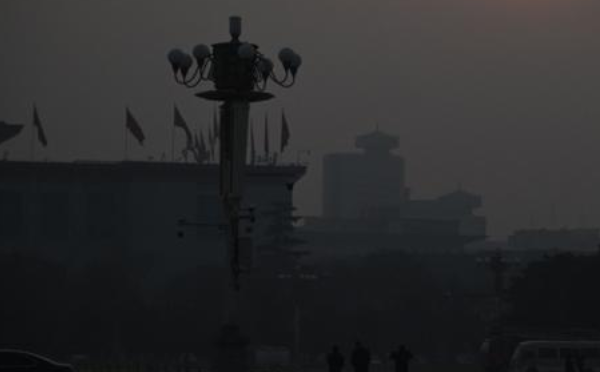 中南海政局反常，胡锦涛退位前警示引揣测