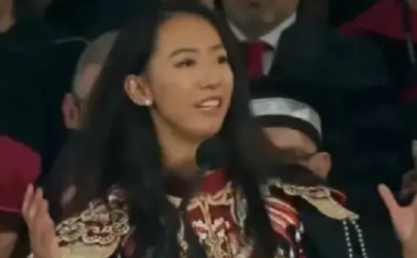 哈佛演讲女孩身份被扒，父亲竟是老熟人