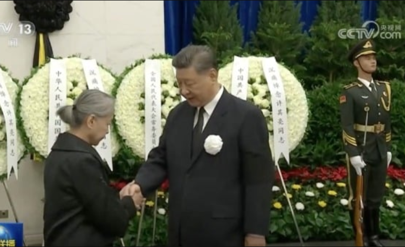 葬礼泄密：习近平遭冷落，何卫东或已死