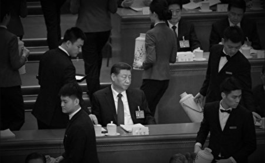 向“新中央”服软，习近平要保命