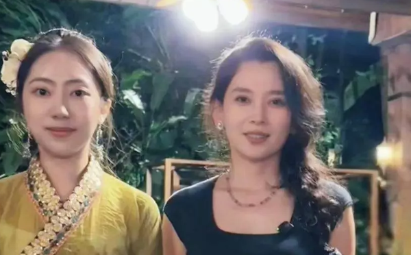 汪峰90后女友打台球，穿瑜伽衣又美又辣