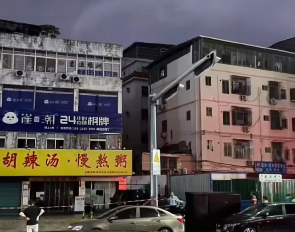 点击图片看原样大小图片