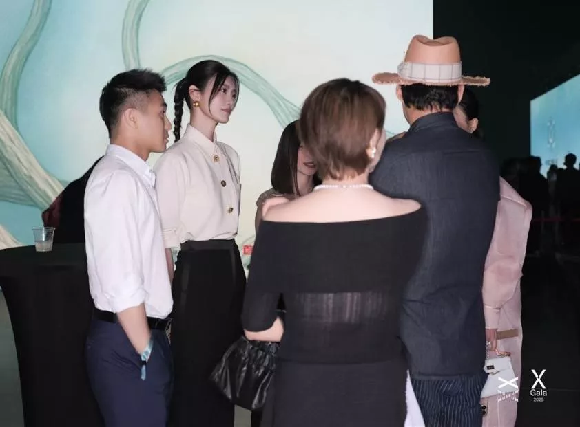 点击图片看原样大小图片
