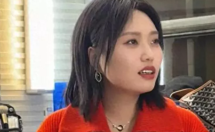 李雪琴评论区彻底失控