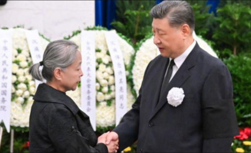 许其亮猝死布满疑云，葬礼现异常