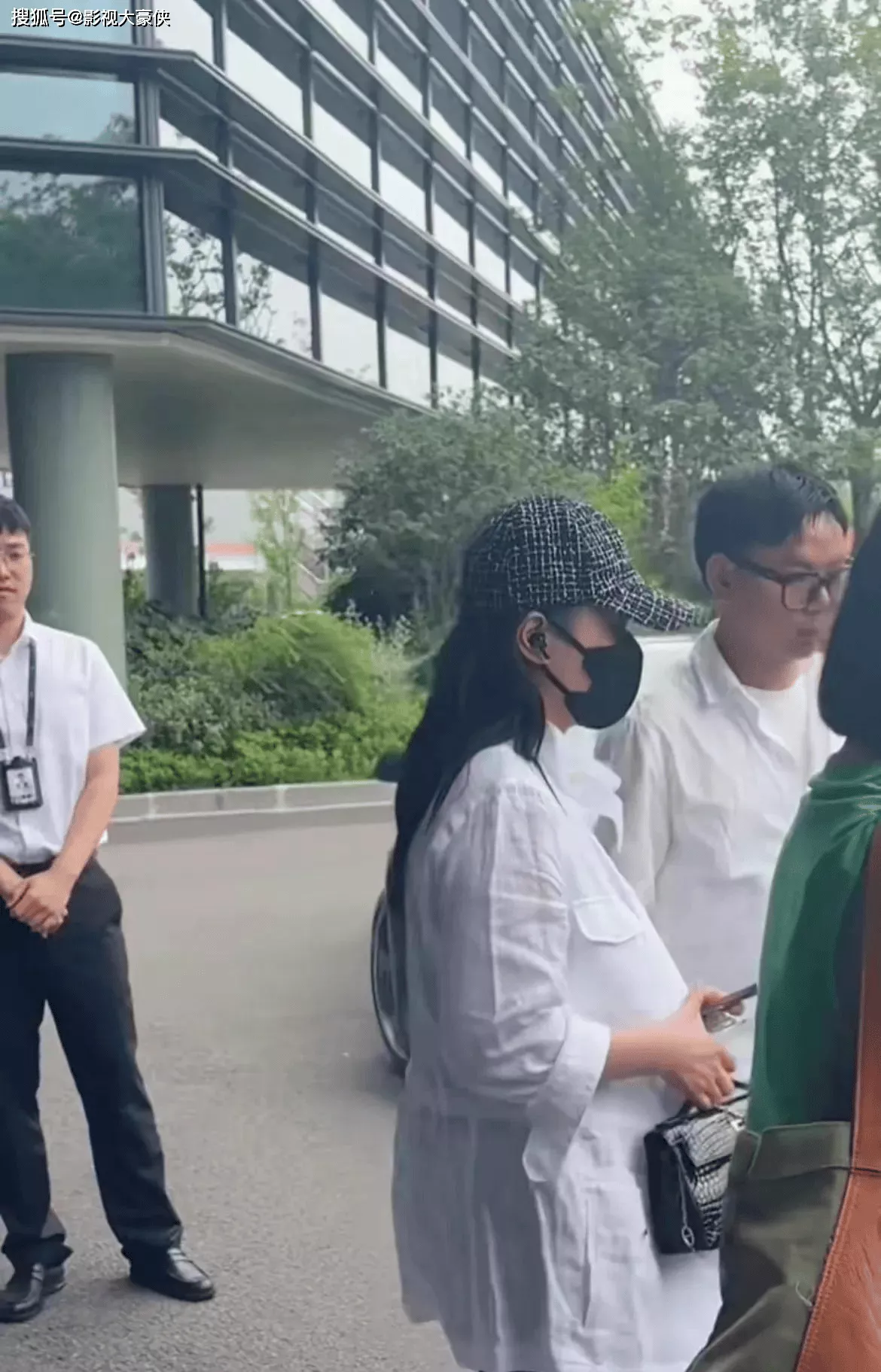 点击图片看原样大小图片
