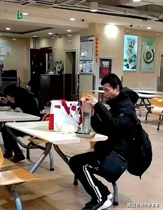点击图片看原样大小图片