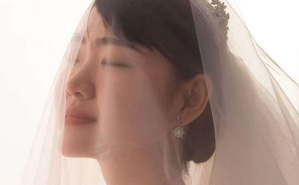 闪婚4个月后患癌妻子去世，丈夫回应