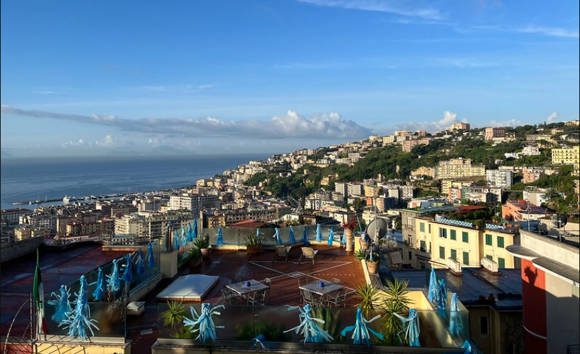 拿坡里沃梅罗Vomero的早晨