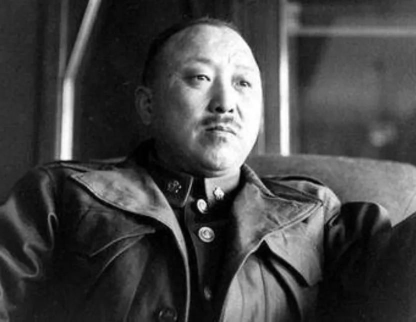 1955年“战犯”卫立煌返回大陆 | 八阕
