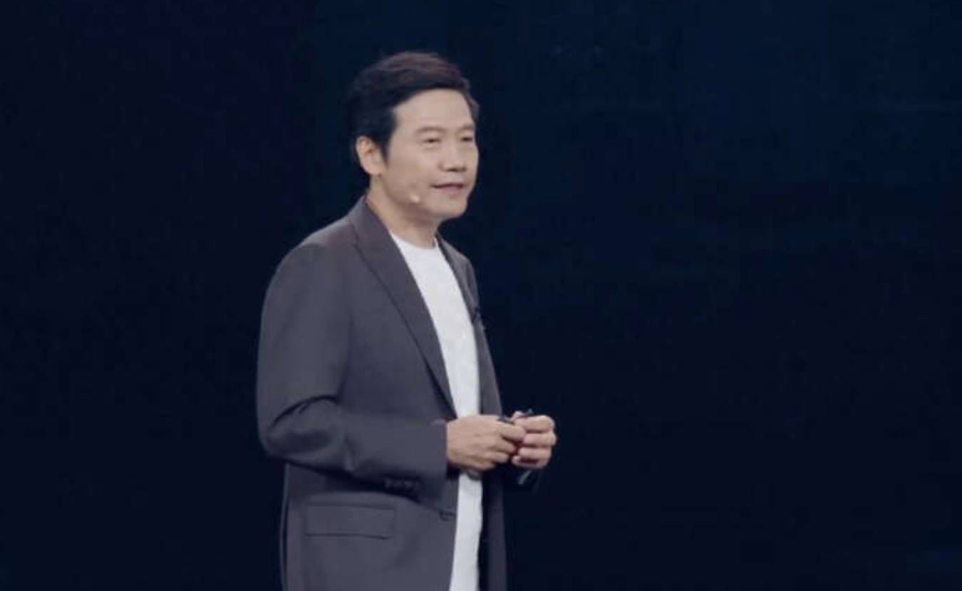 王腾账号显示“正在看雷军年度演讲”