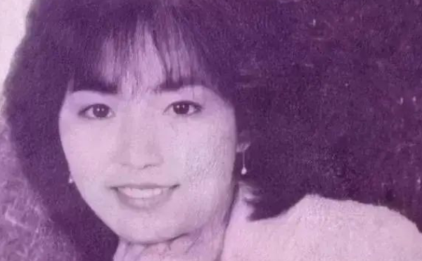 港圈最丑女星,嫁入豪门不生孩子 | 八阕
