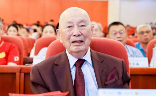 101岁院士钟世镇发声明：遭5人恶意纠缠 | 八阕