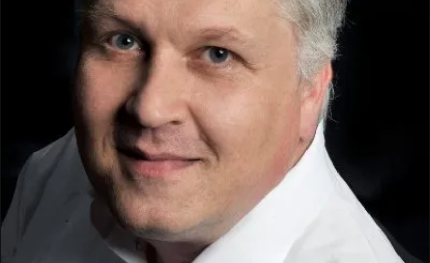 LSTM之父向何恺明开炮：我学生才是