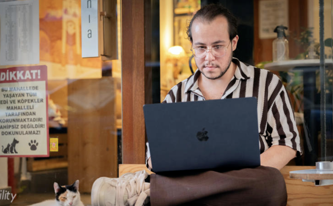 AI“调教师”，收入差距挺大