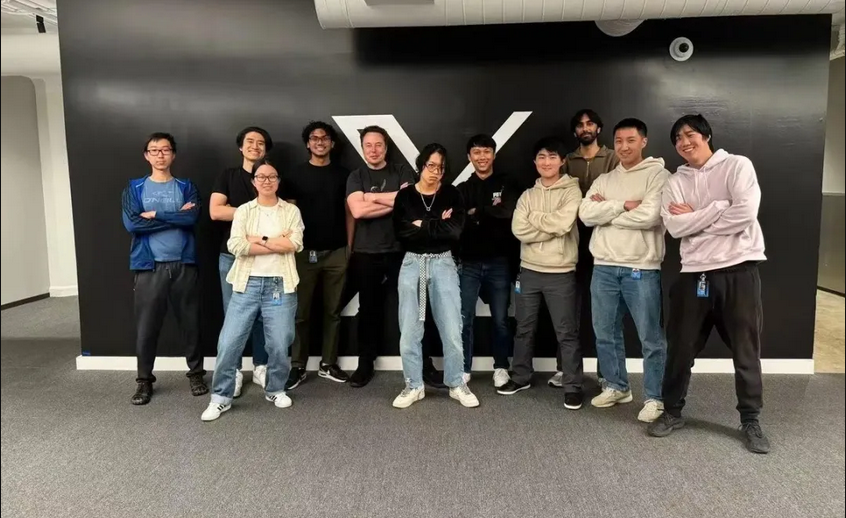 马斯克一张合影：华人撑起美国AI产业