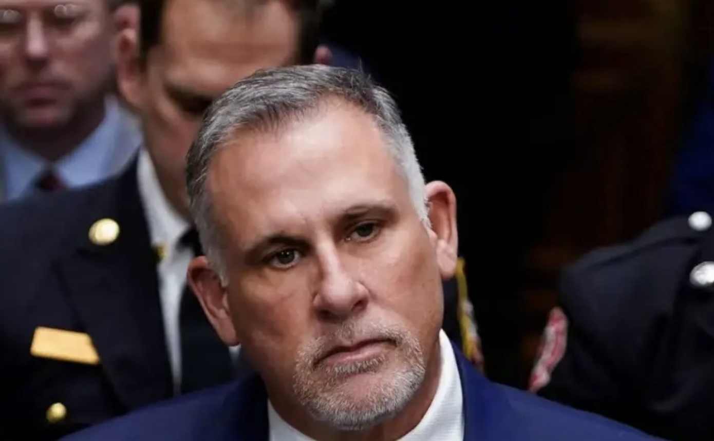 涉嫌性骚扰，美部长丈夫被禁