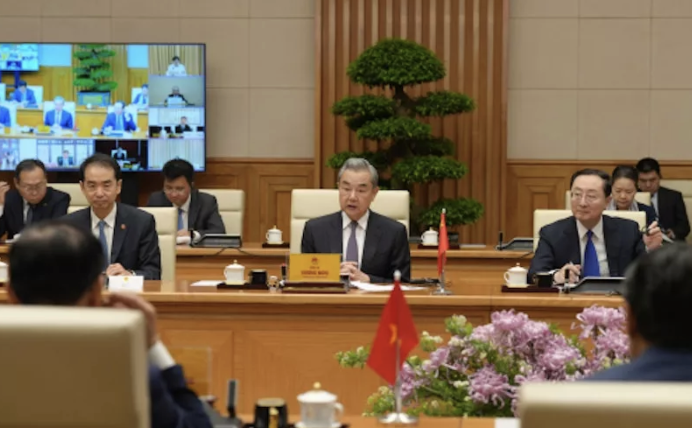 王毅:强权政治没有出路 | 八阕