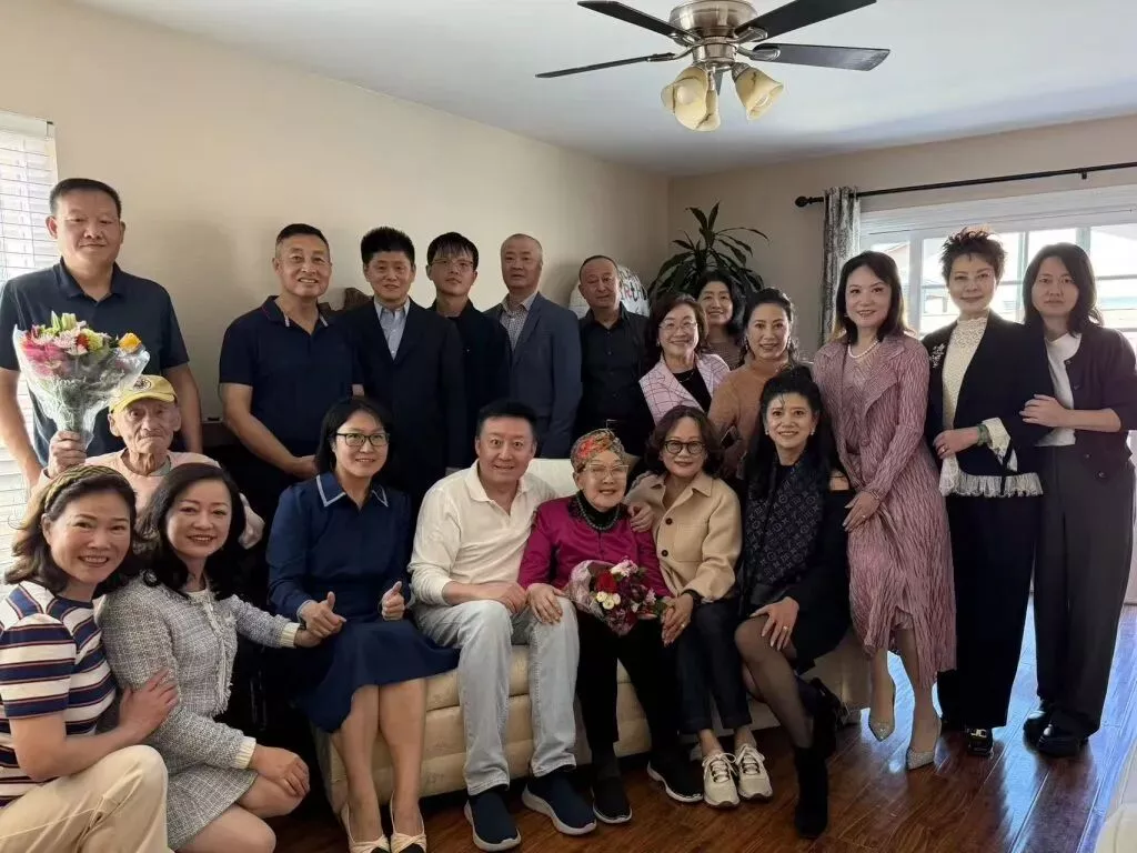 著名侨领张素久女士去世,享年91岁 | 八阕