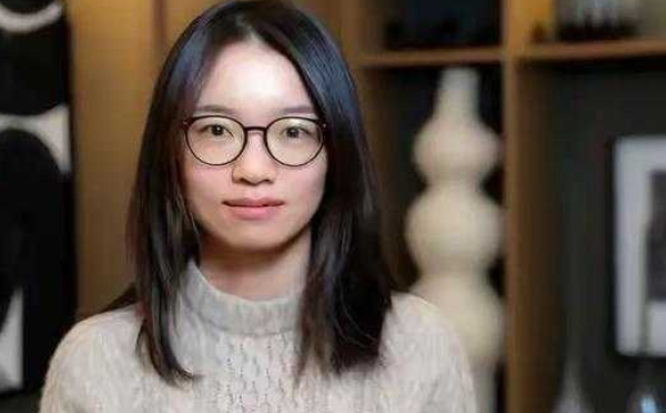 北大的同期樱花:王虹、邓煜、韦神