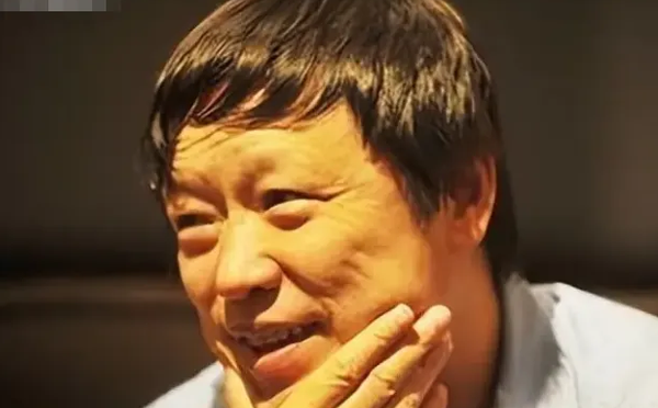 老胡杀疯了，颇有点东方不败