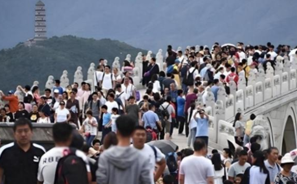 中国年轻人盛行“白嫖”