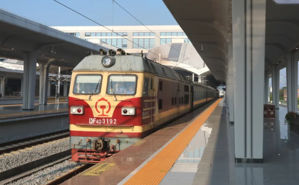 时速350公里，这条高铁开始联调联试