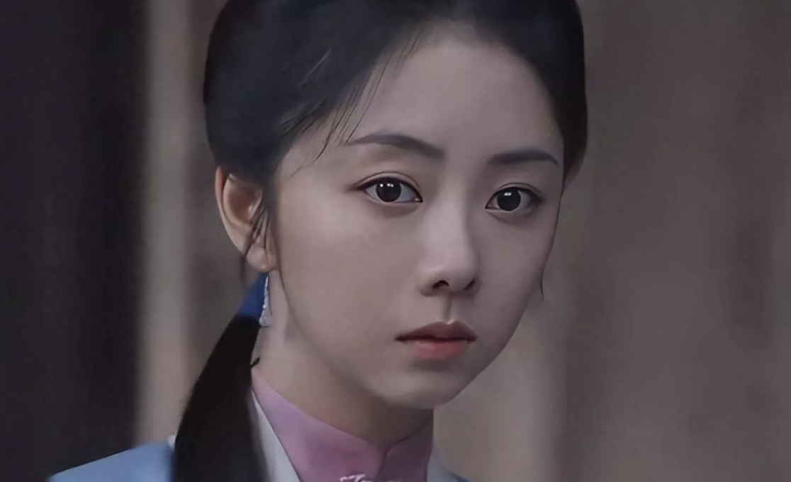 顶着一张老脸却硬要演美女
