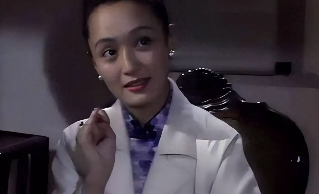 60岁演员于慧美国探亲，与女儿双城游