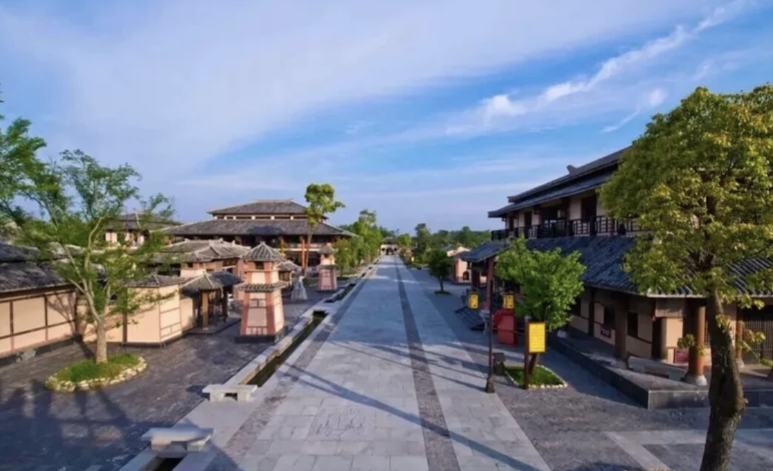 中国造假景区，早就没人了