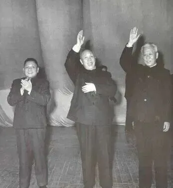 点击图片看原样大小图片