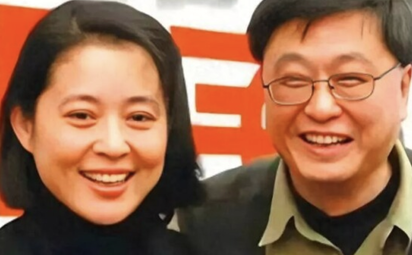 离婚20年,坚持每月给倪萍转钱
