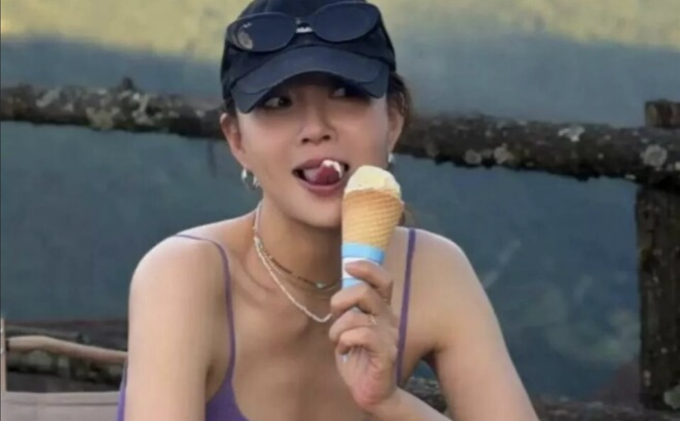 殷桃爬山被偶遇，身材很能打