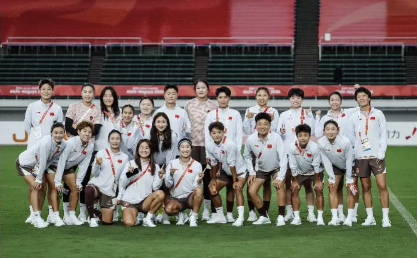 王霜独造4球，中国女足拿下首战