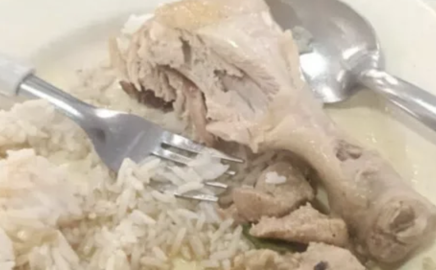 6.7元杂菜饭食客喊贵，摊主回应