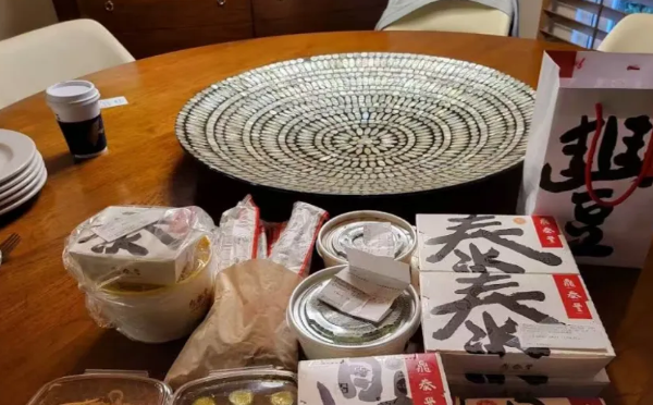 这家店国内降温，美国排长队