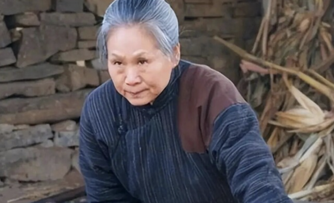 老戏骨苇青近况：嫁导演，生龙凤胎