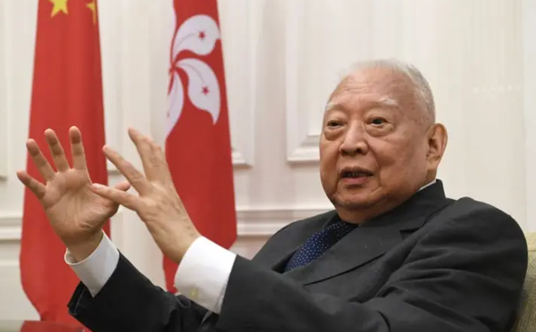 董建华葬礼，为何派石泰峰？