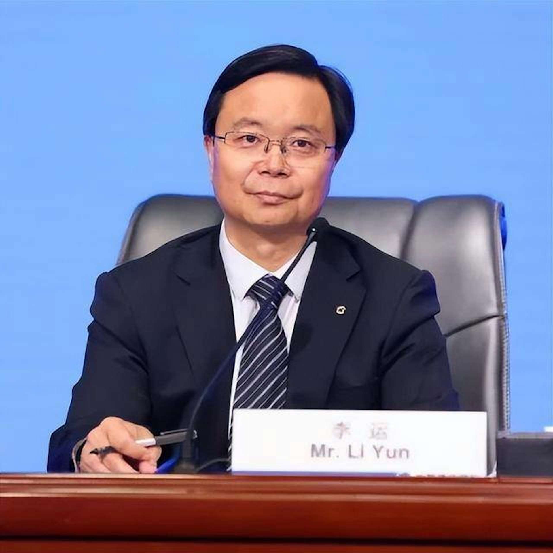 点击图片看原样大小图片