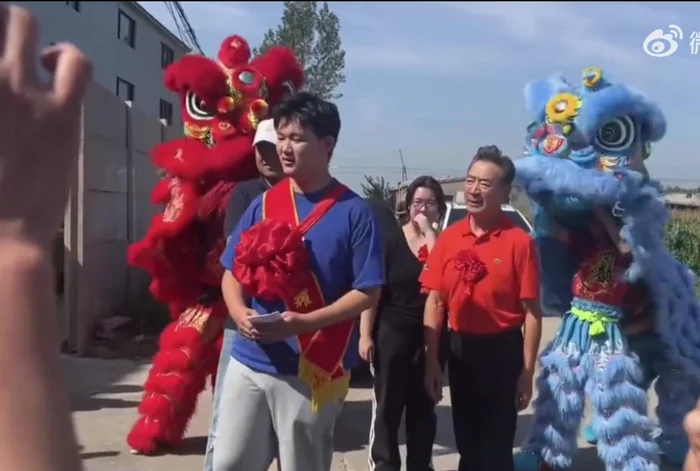 点击图片看原样大小图片