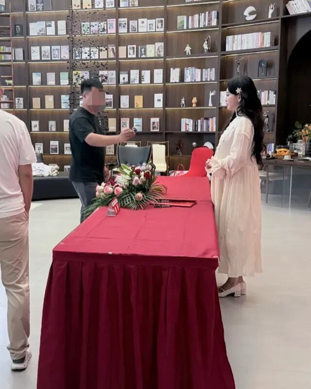 点击图片看原样大小图片