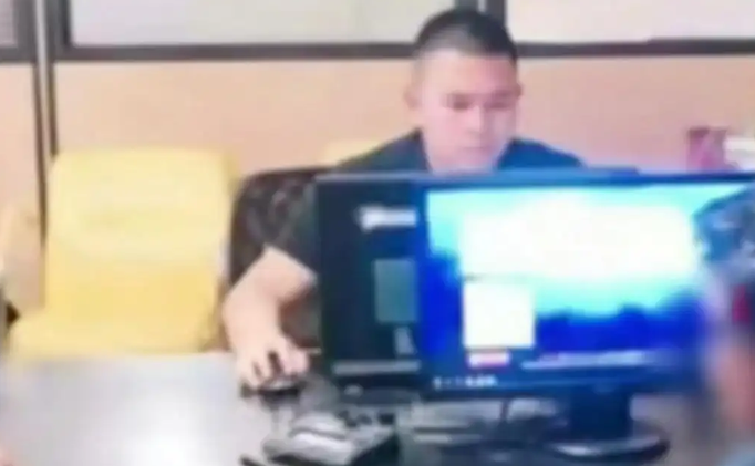 点击图片看原样大小图片