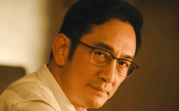《交锋》中,钱文英的私生活让人唏嘘