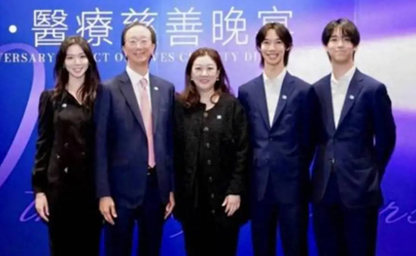 伏明霞7000万买房给父母